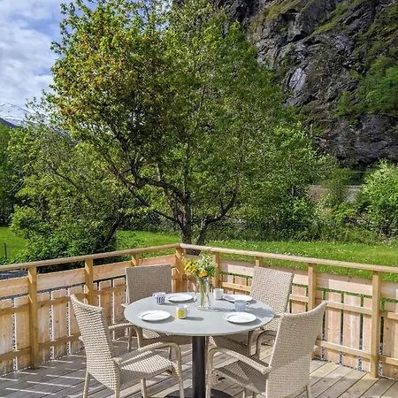 Apartment Two Bedroom In Beautiful Valley *